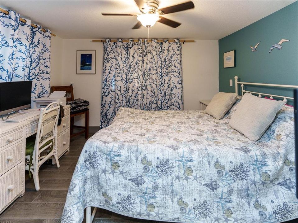 For Rent: $1,900 (1 beds, 1 baths, 1370 Square Feet)