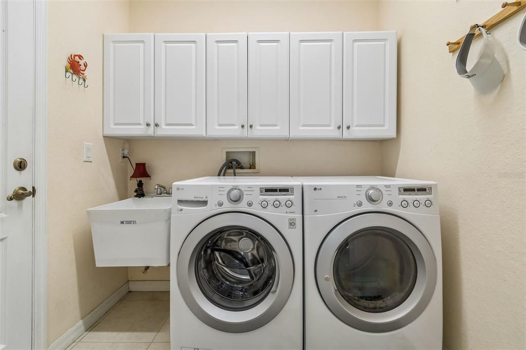 For Sale: $275,000 (2 beds, 2 baths, 1206 Square Feet)