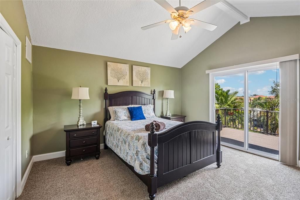 For Sale: $1,850,000 (5 beds, 3 baths, 4496 Square Feet)