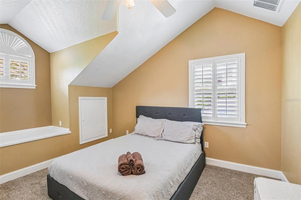For Sale: $1,850,000 (5 beds, 3 baths, 4496 Square Feet)