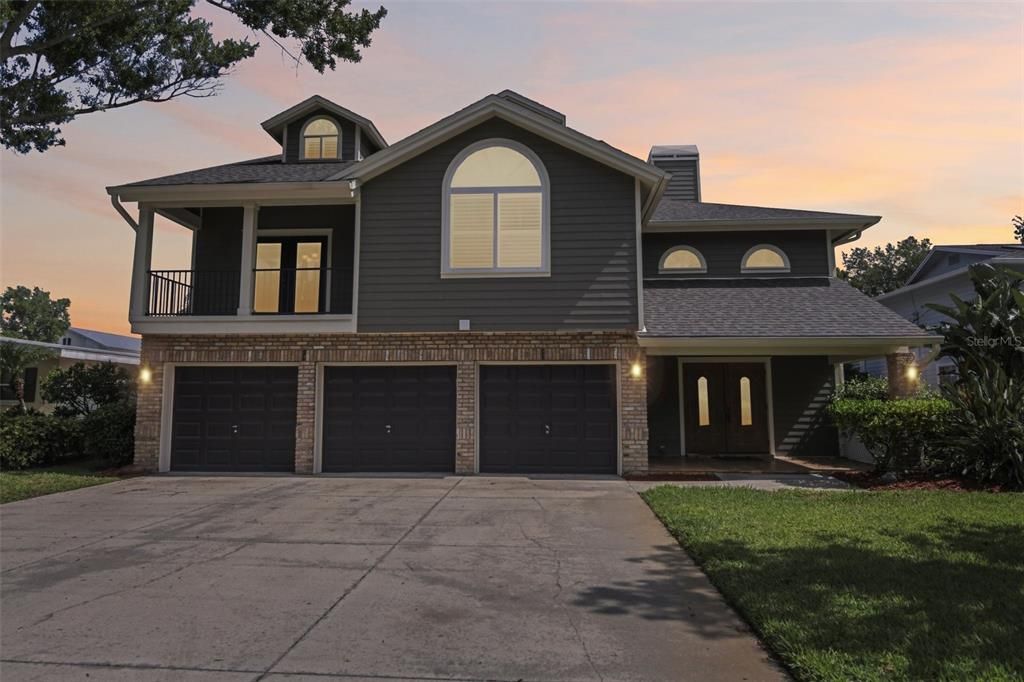 For Sale: $1,850,000 (5 beds, 3 baths, 4496 Square Feet)