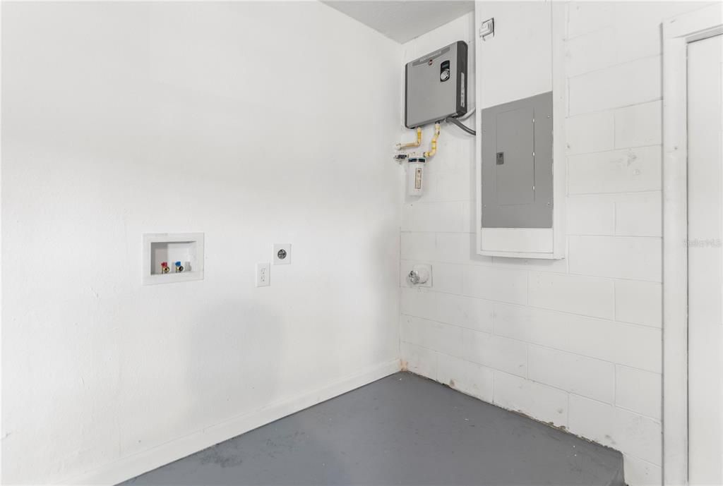 Active With Contract: $485,000 (4 beds, 2 baths, 1865 Square Feet)