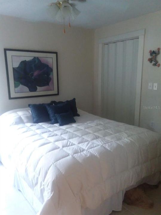For Sale: $245,000 (1 beds, 1 baths, 980 Square Feet)