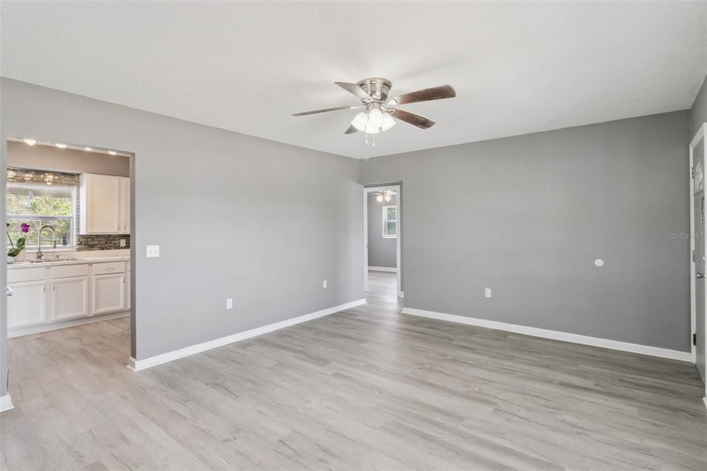 For Sale: $169,900 (3 beds, 1 baths, 980 Square Feet)