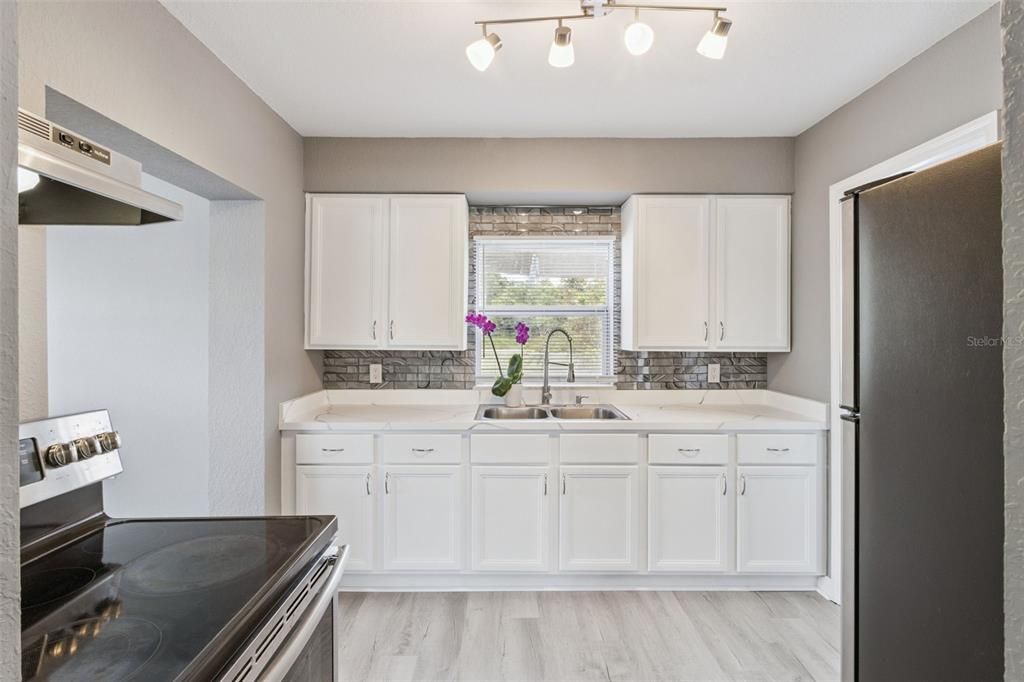 For Sale: $169,900 (3 beds, 1 baths, 980 Square Feet)