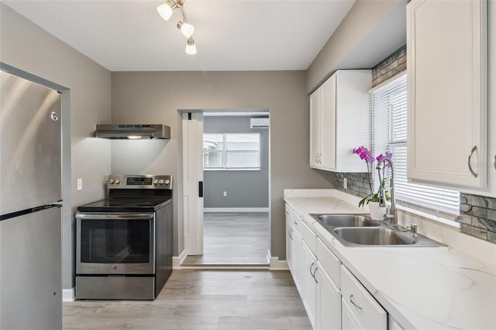 For Sale: $169,900 (3 beds, 1 baths, 980 Square Feet)