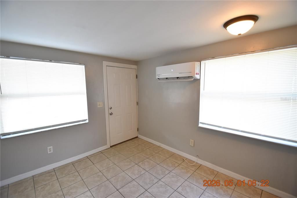 В аренду: $1,150 (1 спален, 1 ванн, 300 Квадратных фут)