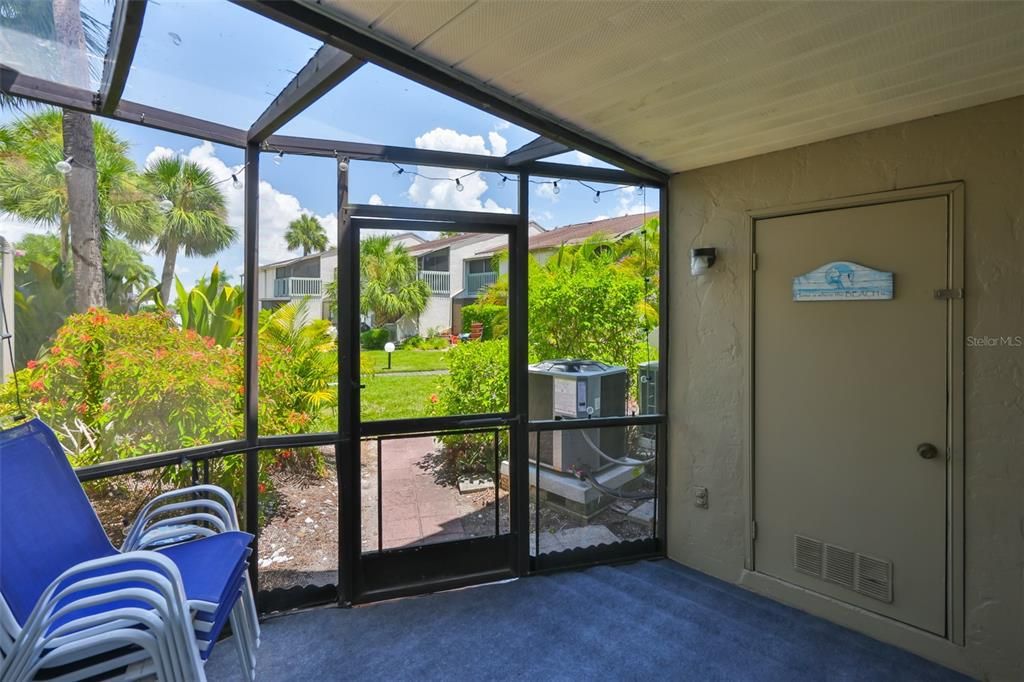 For Rent: $2,100 (2 beds, 2 baths, 1296 Square Feet)