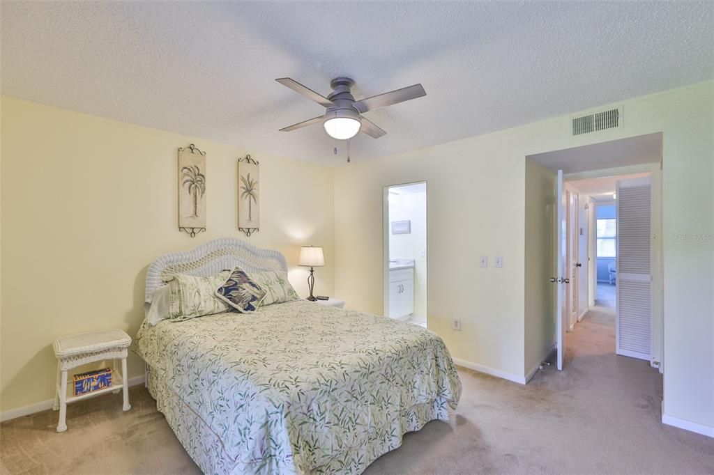 For Rent: $2,100 (2 beds, 2 baths, 1296 Square Feet)