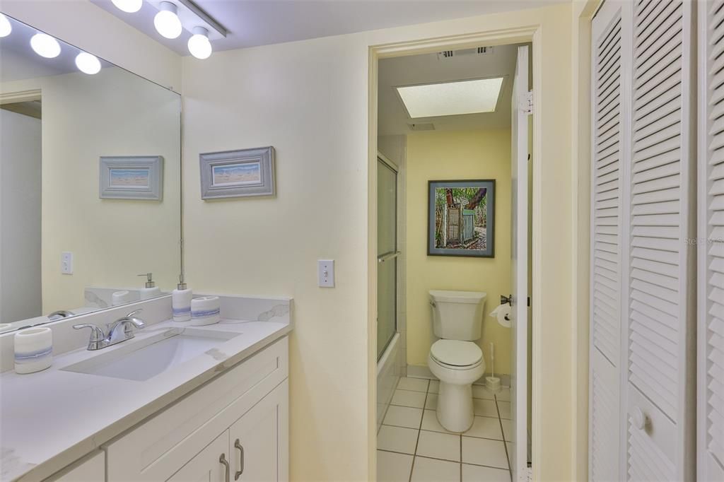 For Rent: $2,100 (2 beds, 2 baths, 1296 Square Feet)