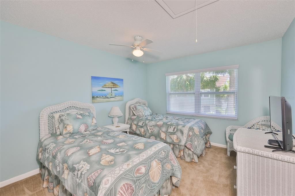 For Rent: $2,100 (2 beds, 2 baths, 1296 Square Feet)