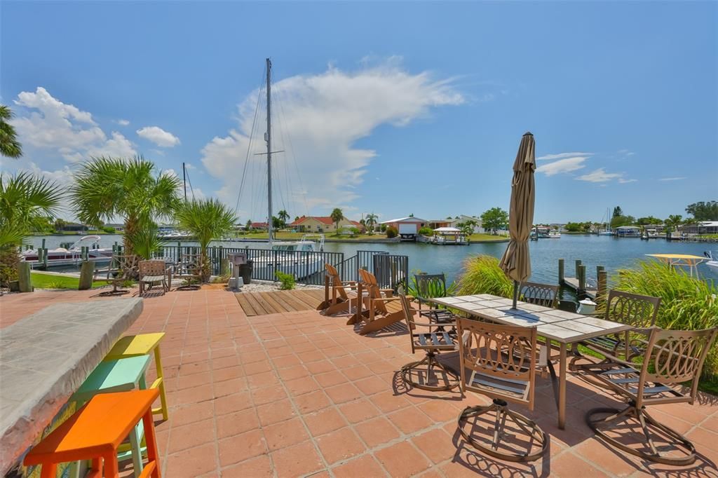For Rent: $2,100 (2 beds, 2 baths, 1296 Square Feet)