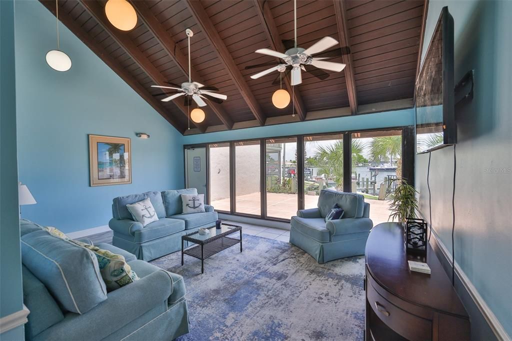 For Rent: $2,100 (2 beds, 2 baths, 1296 Square Feet)