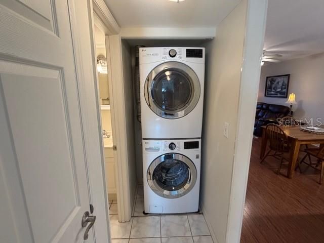 En Venta: $174,900 (2 camas, 2 baños, 871 Pies cuadrados)