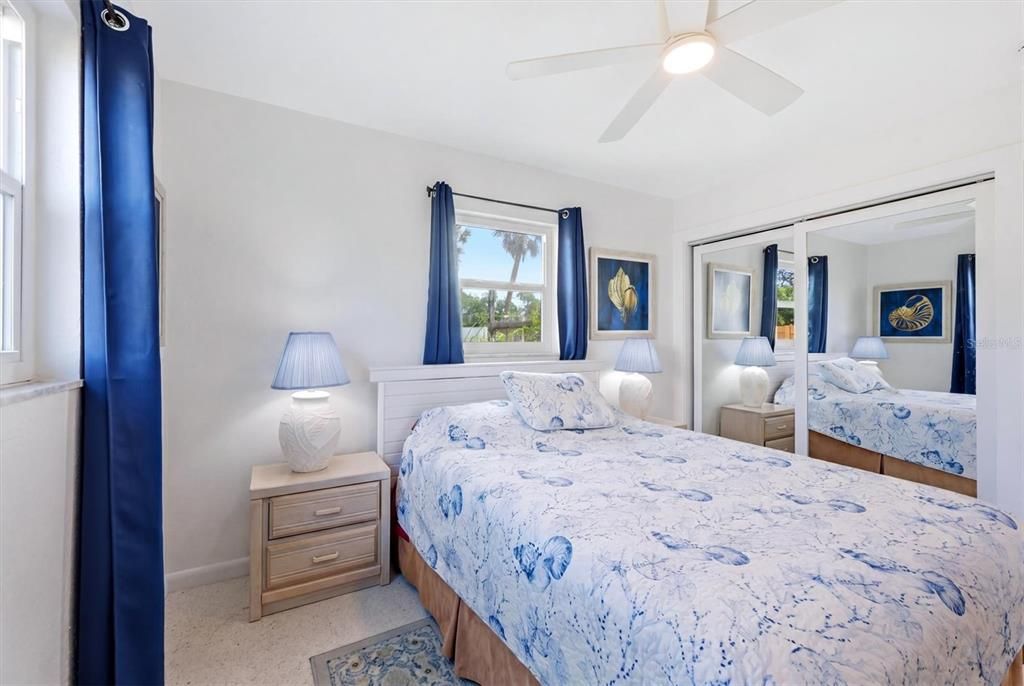 For Sale: $325,000 (3 beds, 2 baths, 1063 Square Feet)