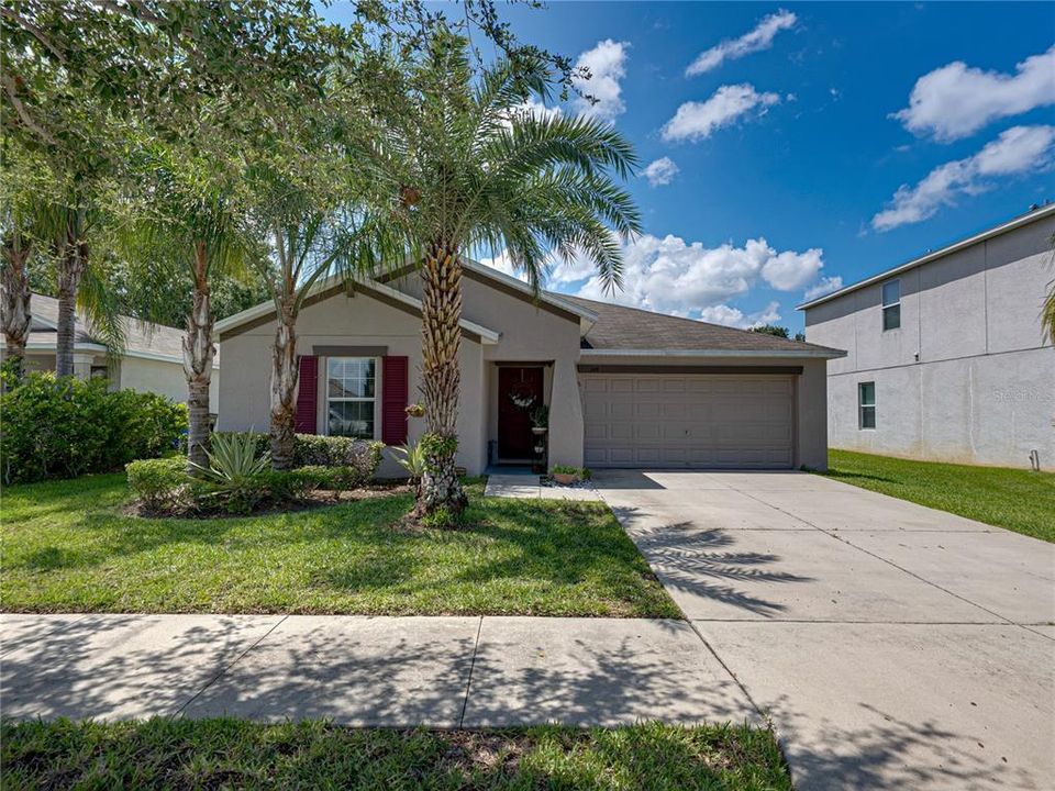 For Rent: $2,400 (3 beds, 2 baths, 1555 Square Feet)