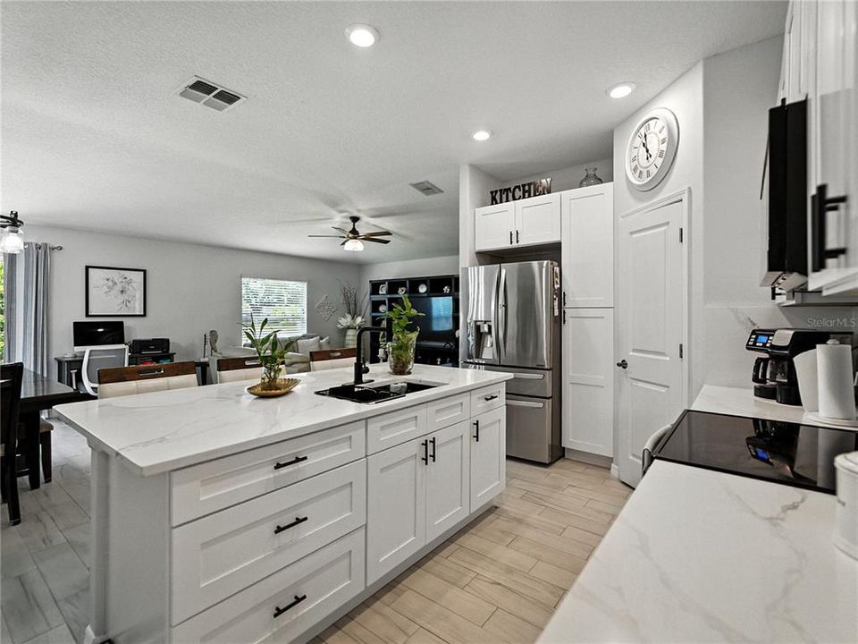 For Rent: $2,400 (3 beds, 2 baths, 1555 Square Feet)