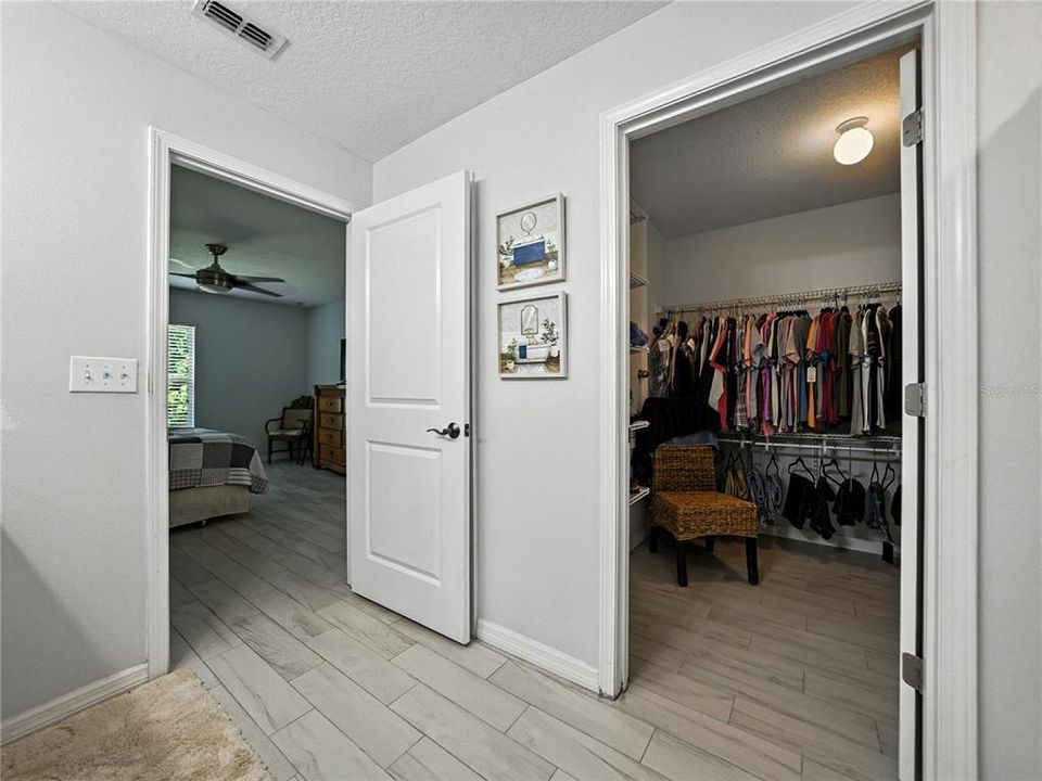 For Rent: $2,400 (3 beds, 2 baths, 1555 Square Feet)