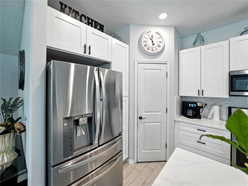 For Rent: $2,400 (3 beds, 2 baths, 1555 Square Feet)