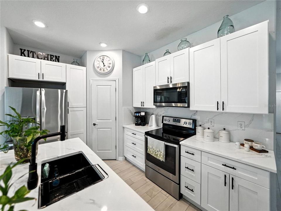 For Rent: $2,400 (3 beds, 2 baths, 1555 Square Feet)