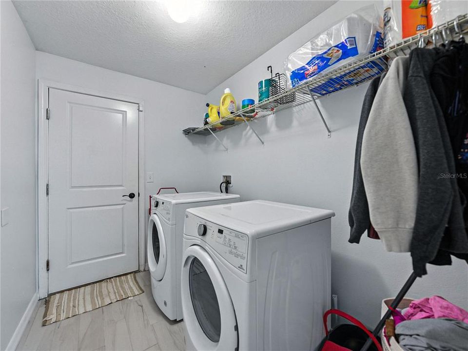 For Rent: $2,400 (3 beds, 2 baths, 1555 Square Feet)