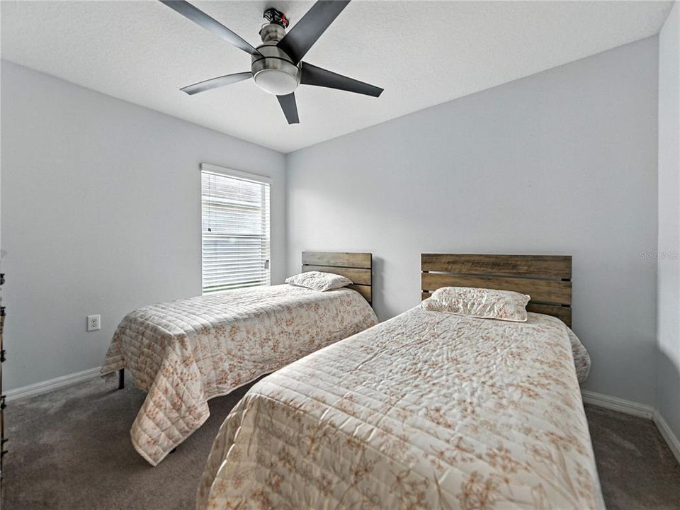 For Rent: $2,400 (3 beds, 2 baths, 1555 Square Feet)