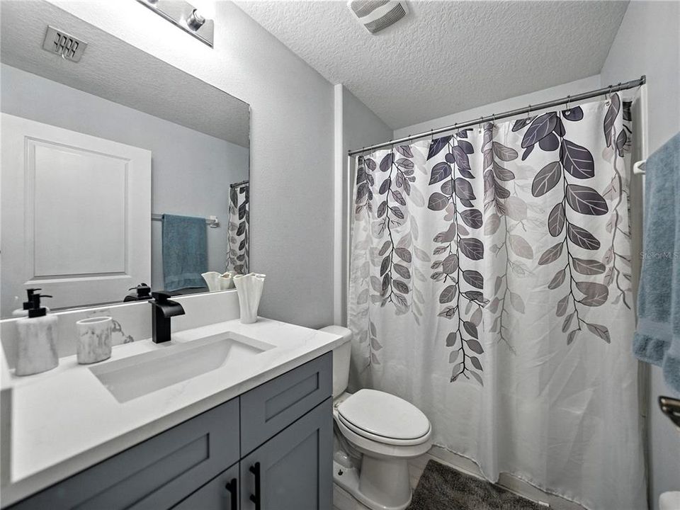 For Rent: $2,400 (3 beds, 2 baths, 1555 Square Feet)