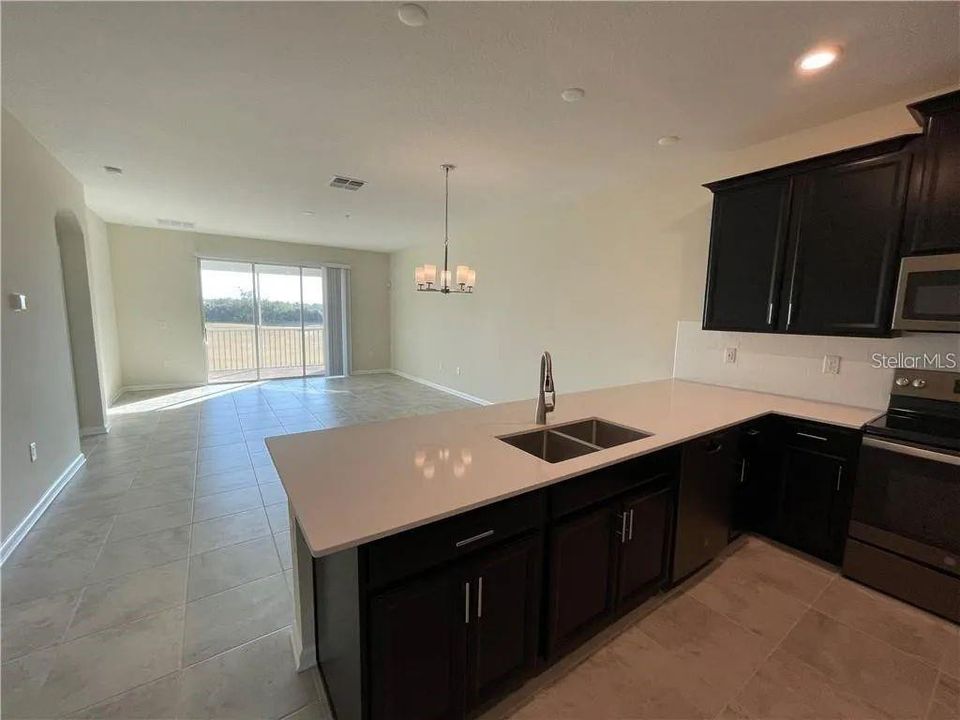 Active With Contract: $290,000 (3 beds, 2 baths, 1787 Square Feet)