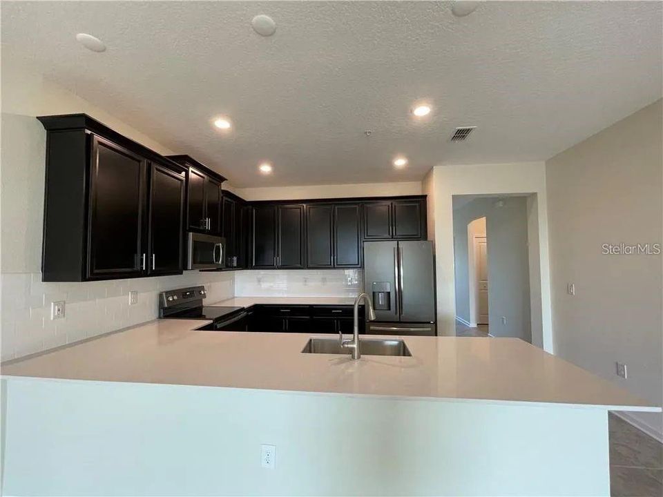 Active With Contract: $290,000 (3 beds, 2 baths, 1787 Square Feet)