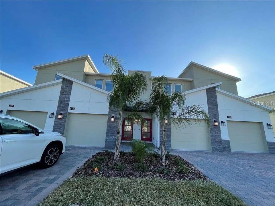 Active With Contract: $290,000 (3 beds, 2 baths, 1787 Square Feet)