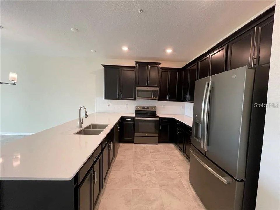 Active With Contract: $290,000 (3 beds, 2 baths, 1787 Square Feet)
