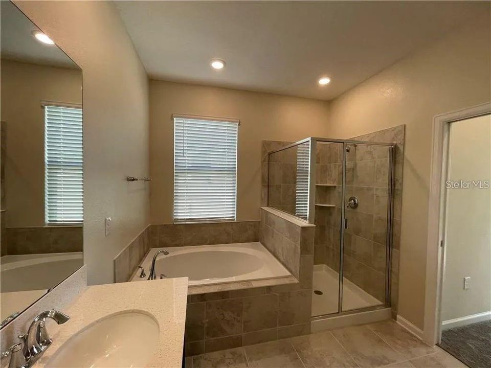 Active With Contract: $290,000 (3 beds, 2 baths, 1787 Square Feet)