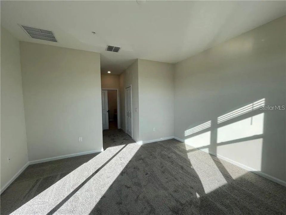 Active With Contract: $290,000 (3 beds, 2 baths, 1787 Square Feet)