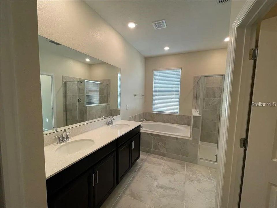 Active With Contract: $290,000 (3 beds, 2 baths, 1787 Square Feet)