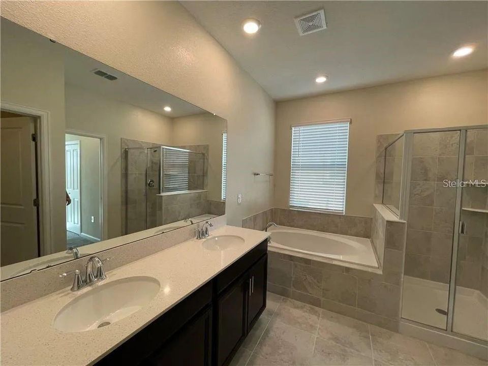 Active With Contract: $290,000 (3 beds, 2 baths, 1787 Square Feet)