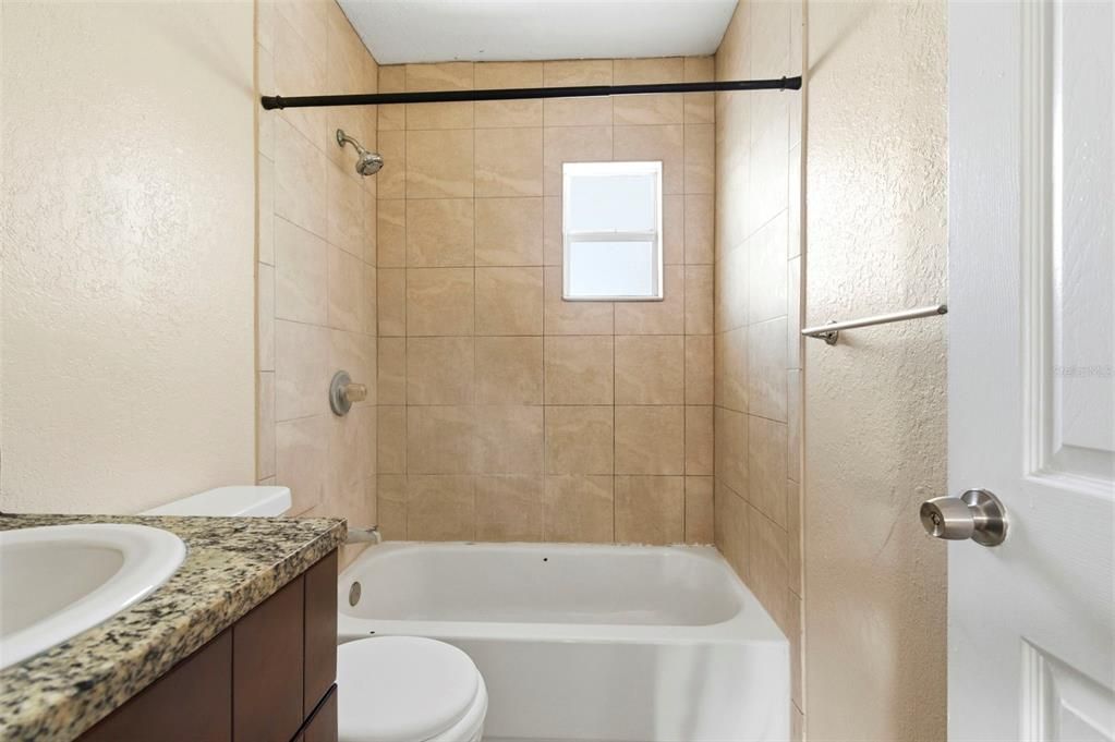 В аренду: $1,300 (2 спален, 1 ванн, 625 Квадратных фут)