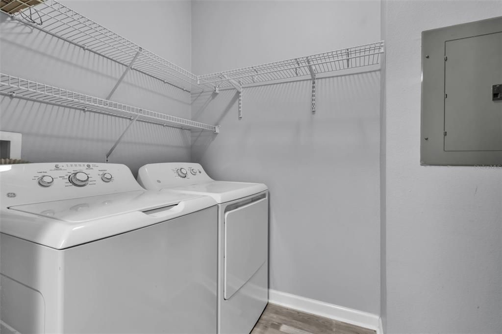 Active With Contract: $187,000 (2 beds, 1 baths, 1008 Square Feet)