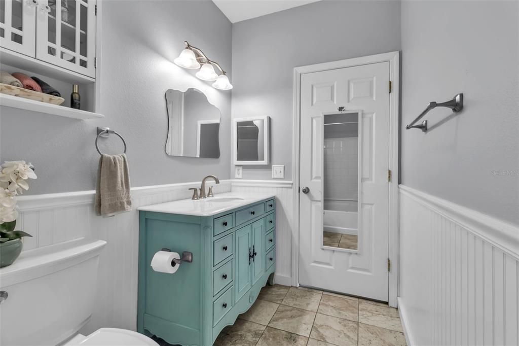 Active With Contract: $187,000 (2 beds, 1 baths, 1008 Square Feet)