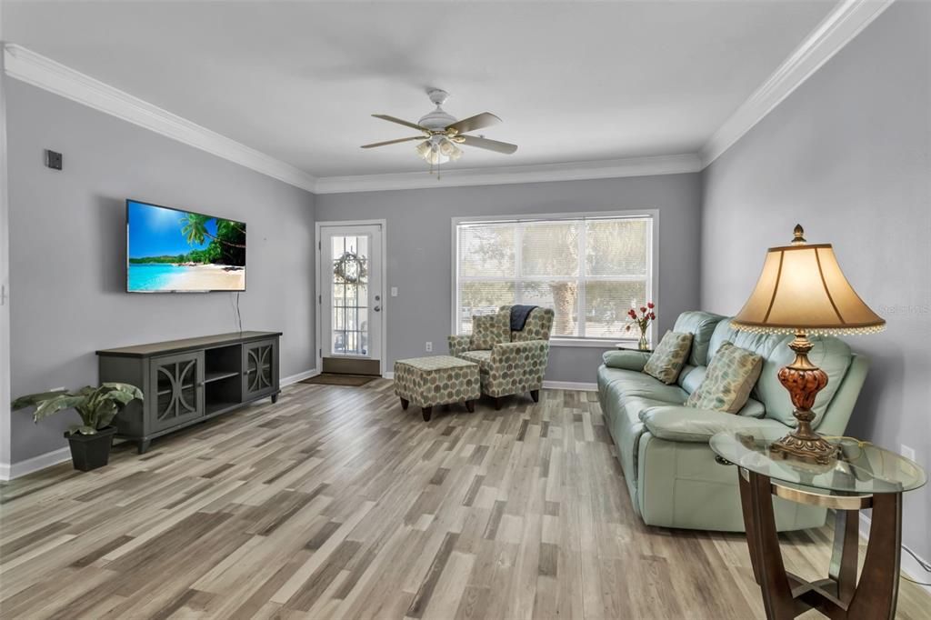 Active With Contract: $187,000 (2 beds, 1 baths, 1008 Square Feet)