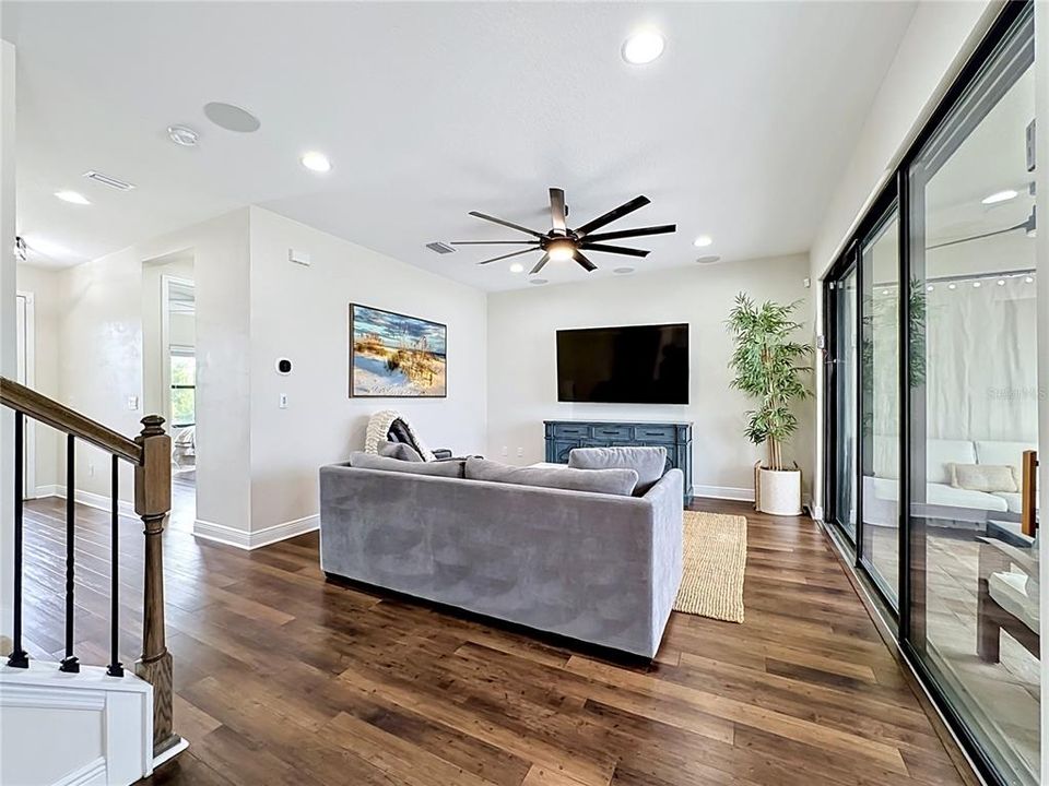 Active With Contract: $549,900 (5 beds, 3 baths, 2592 Square Feet)