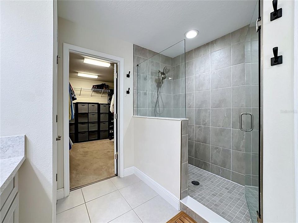 Active With Contract: $549,900 (5 beds, 3 baths, 2592 Square Feet)