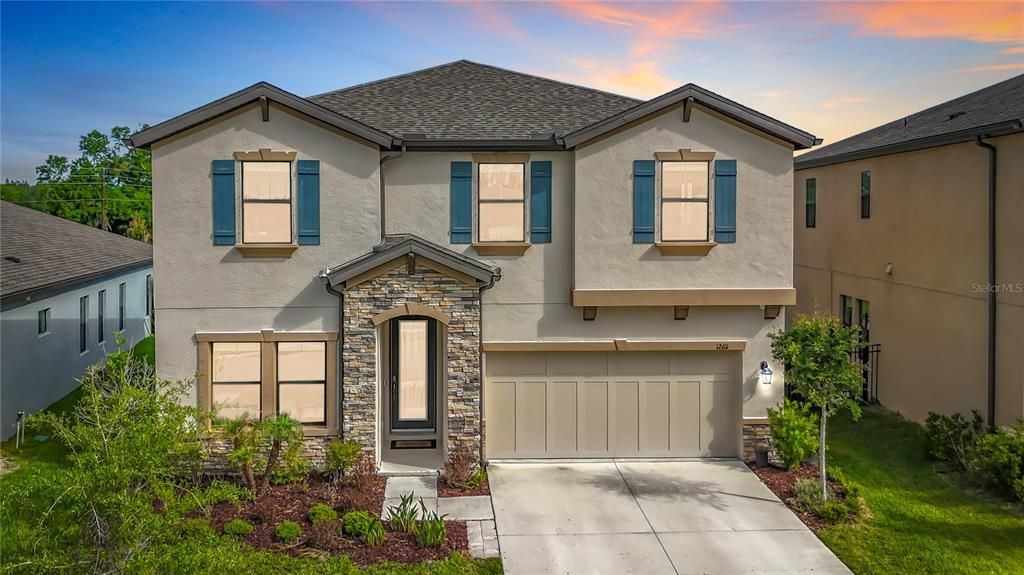 Active With Contract: $549,900 (5 beds, 3 baths, 2592 Square Feet)
