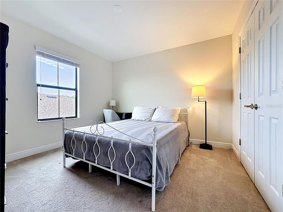 Active With Contract: $549,900 (5 beds, 3 baths, 2592 Square Feet)