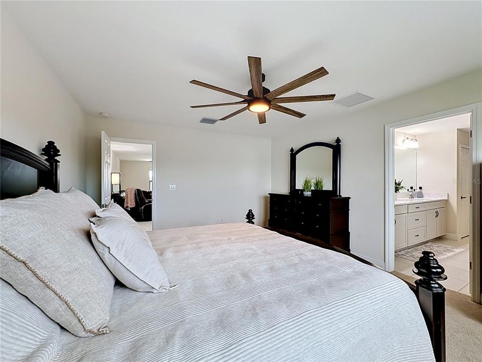 Active With Contract: $549,900 (5 beds, 3 baths, 2592 Square Feet)