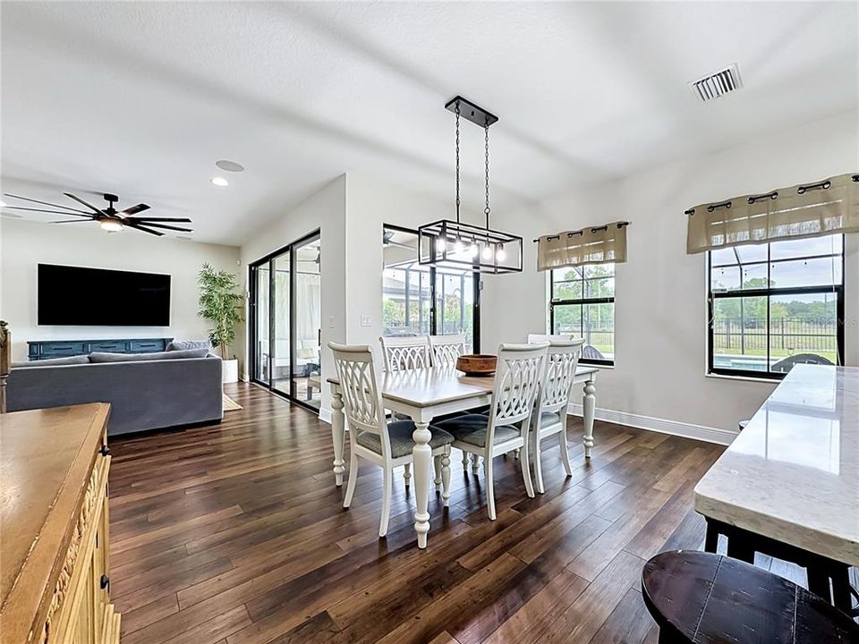 Active With Contract: $549,900 (5 beds, 3 baths, 2592 Square Feet)