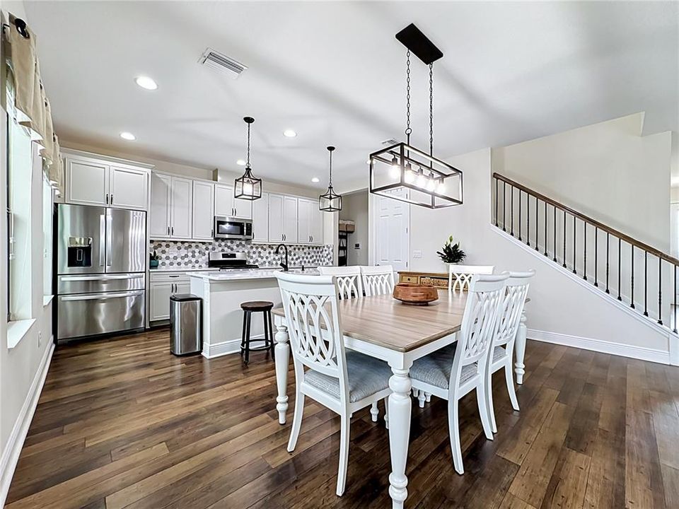 Active With Contract: $549,900 (5 beds, 3 baths, 2592 Square Feet)