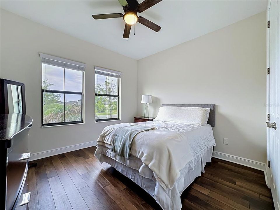 Active With Contract: $549,900 (5 beds, 3 baths, 2592 Square Feet)
