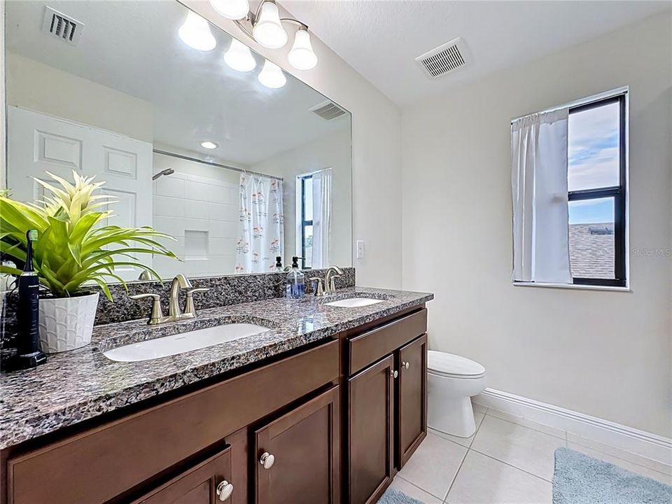 Active With Contract: $549,900 (5 beds, 3 baths, 2592 Square Feet)