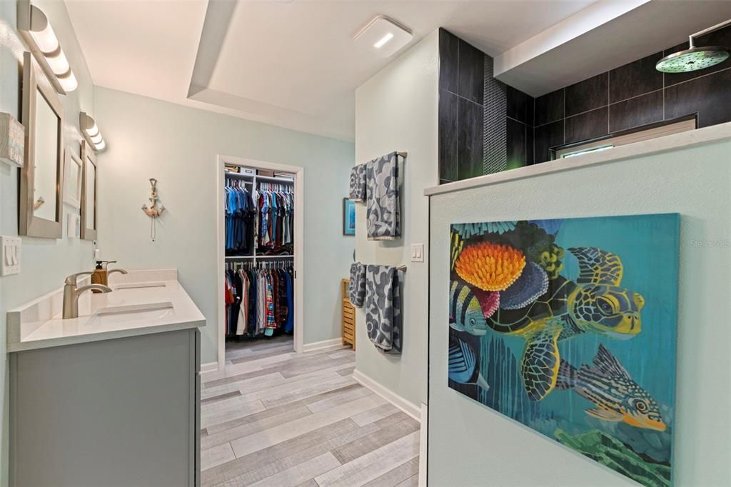 Active With Contract: $565,000 (2 beds, 2 baths, 1285 Square Feet)
