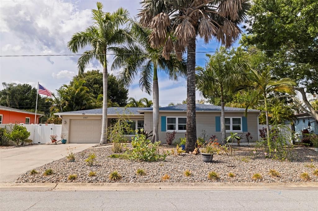 Active With Contract: $565,000 (2 beds, 2 baths, 1285 Square Feet)